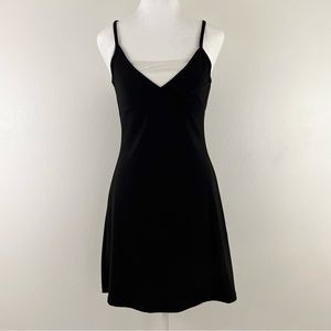 Vintage 90s little black dress 🖤🥀